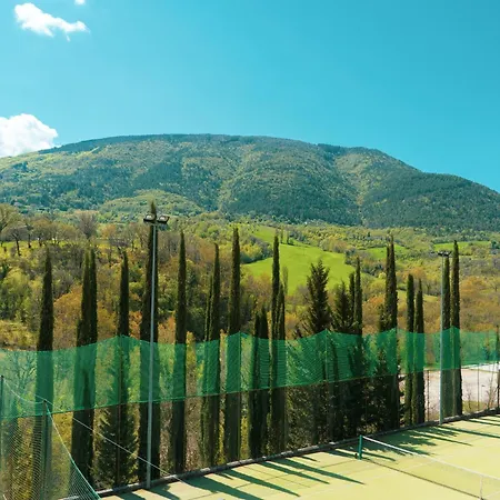 In A With Swimming Pool Holiday home Assisi