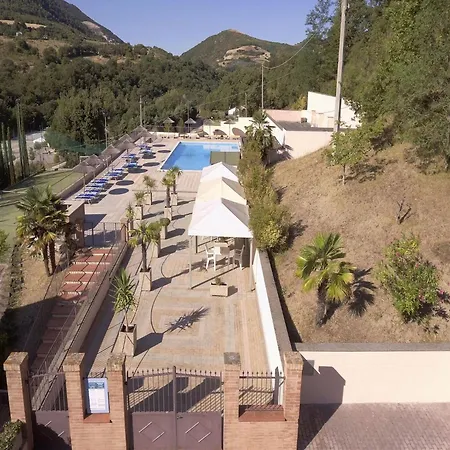 In A With Swimming Pool Holiday home